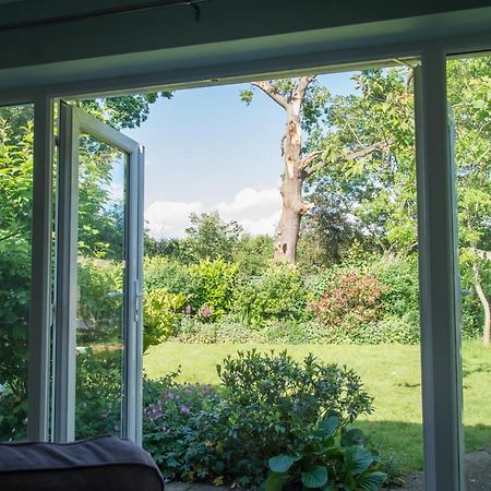 Luxury Self Catering With Cosy Cabin & Sauna In Колчестър Екстериор снимка